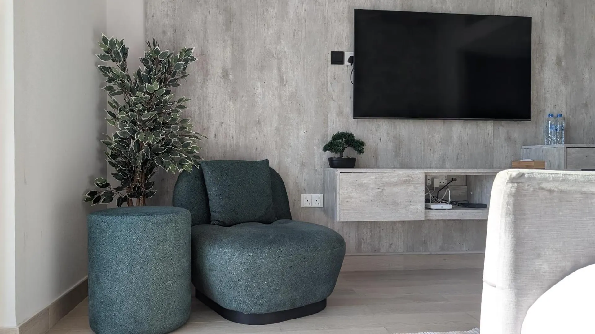 Upscale Studio In Yas Island Абу-Даби