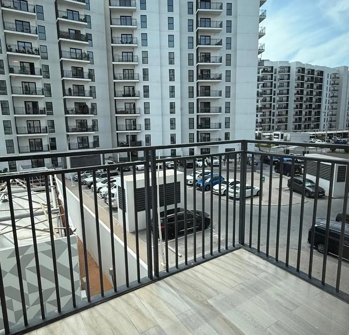 Upscale Studio In Yas Island Абу-Даби